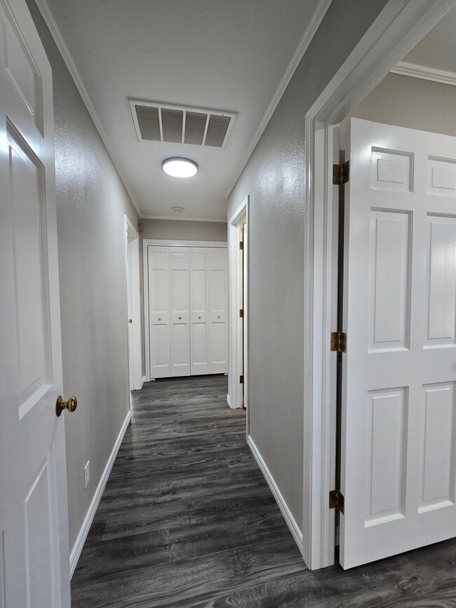 Building Photo - 3 Bedroom 2 Bath home in Shawnee!