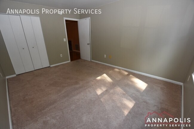 Building Photo - 10G Greystone Court-
