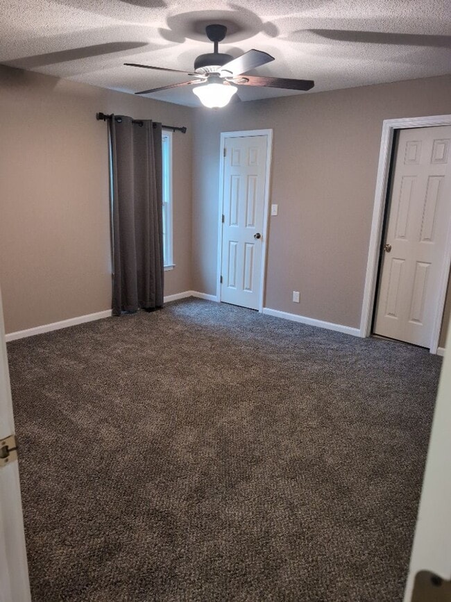 Building Photo - 3218 Tabby Dr