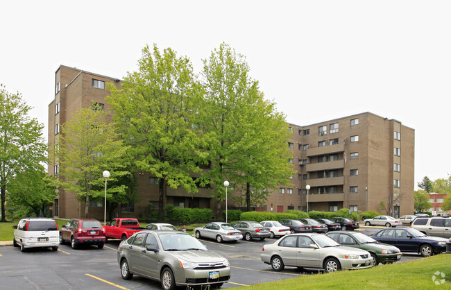 Building Photo - Warrensville Manor