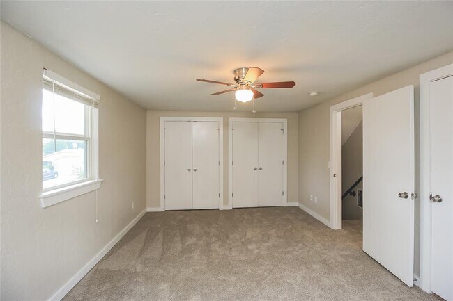 Building Photo - 1828 Sunrise Dr