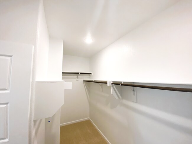 Master Closet2 - 621 Hummingbird Dr