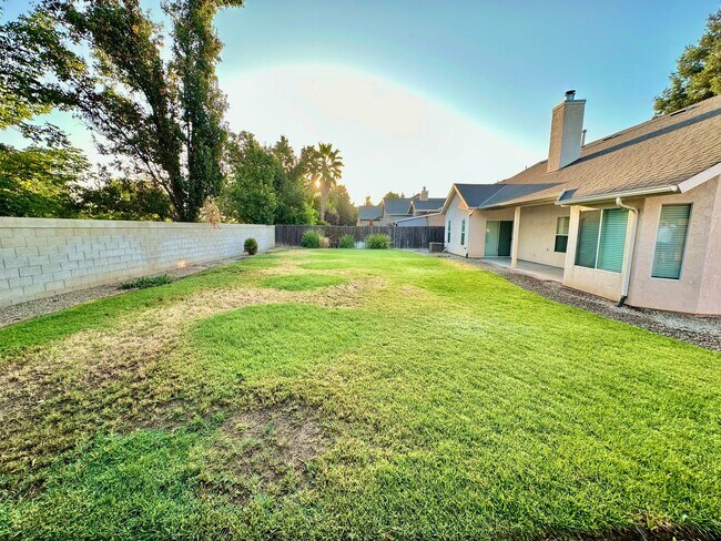 Building Photo - North Clovis 3/2 Near Buchanan Education C...