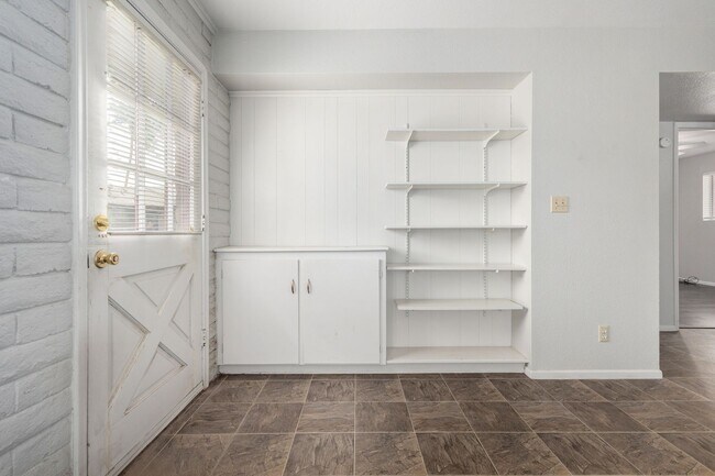 Building Photo - Prime Tempe Location – Minutes from ASU!