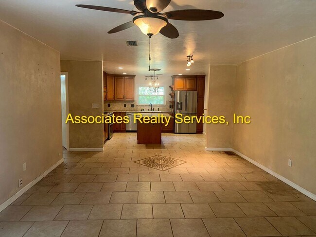 Building Photo - COMING SOON!!! Beautiful 4bed/3bath Corner Lot in Suburban Heights