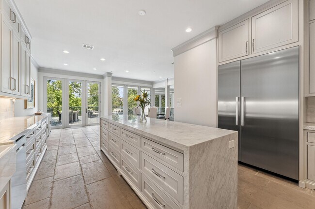 Building Photo - 7 Marilane St