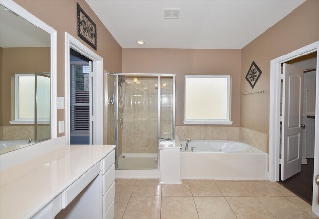 Building Photo - 14319 Hancock Elm St