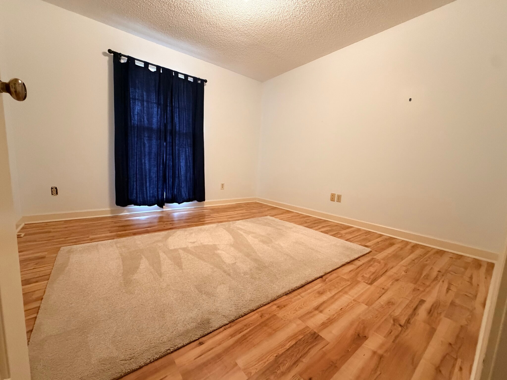 Building Photo - 8671 Pine Needle Dr