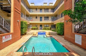 Building Photo - Windtree Condominium