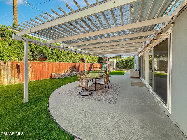 Building Photo - 2561 Heywood St