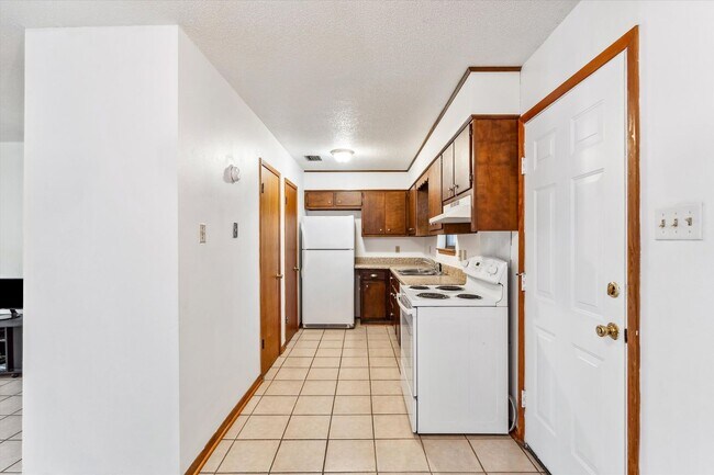 Building Photo - 504 Farnell Ln