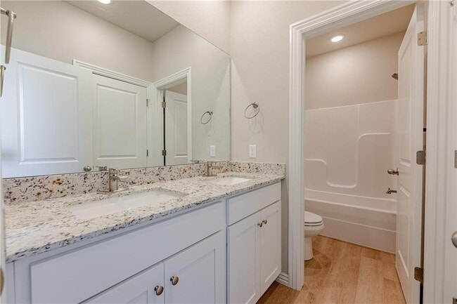 Building Photo - 1408 SW Casuarina Dr