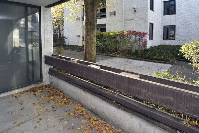 Building Photo - 330 W Miner St