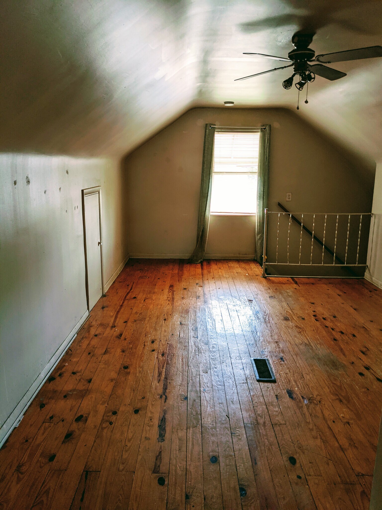 Building Photo - 543 Woodbury Ave