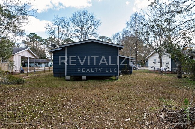 Building Photo - Newly Remodeled 3 Bd / 1 Ba in Moss Point