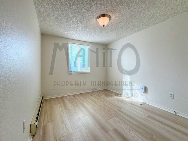 Building Photo - 1428 W 6th Ave