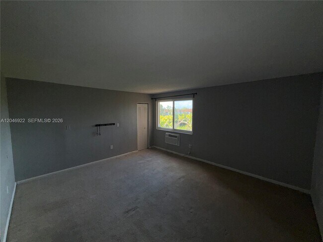 Building Photo - 6960 Miami Gardens Dr
