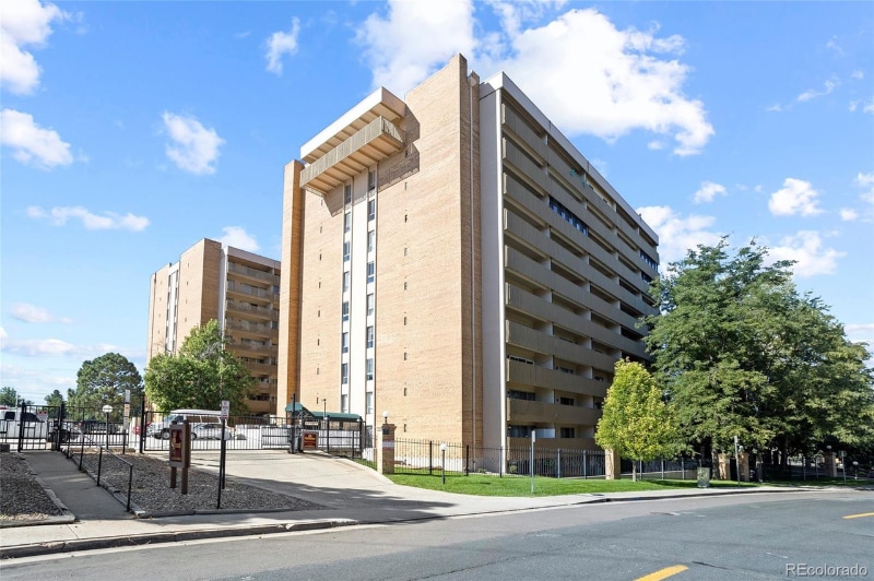 Building Photo - 8060 E Girard Ave
