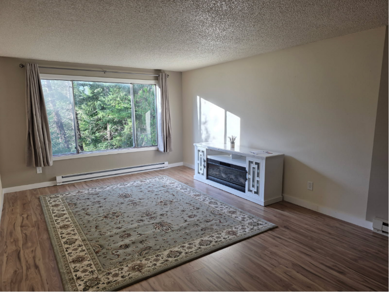 Building Photo - 990 S 11th St