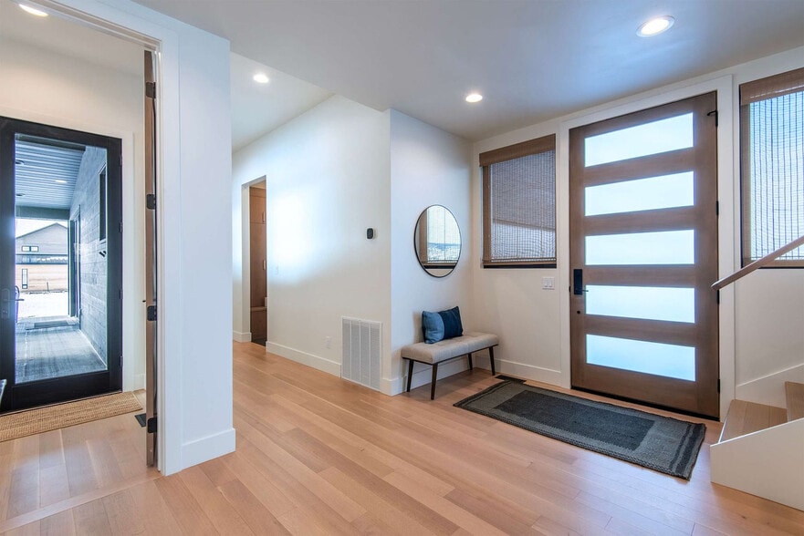 Building Photo - 9461 Timberline Loop