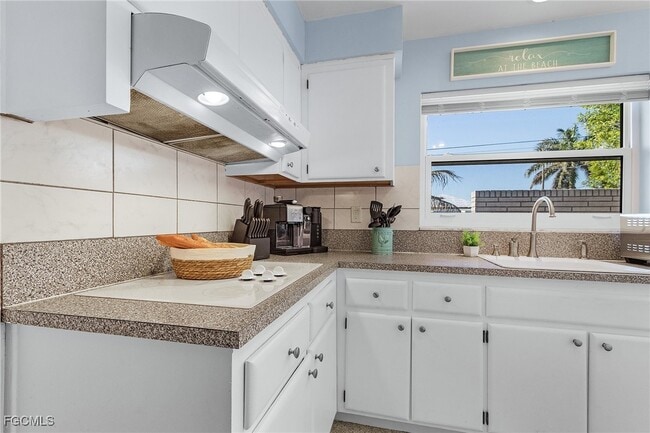 Building Photo - 2823 SE 18th Ave