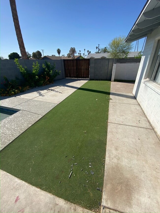 Building Photo - 6-Bedroom Tempe Home with Private Pool & Ideal Location