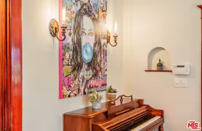 Building Photo - 4253 Fountain Ave