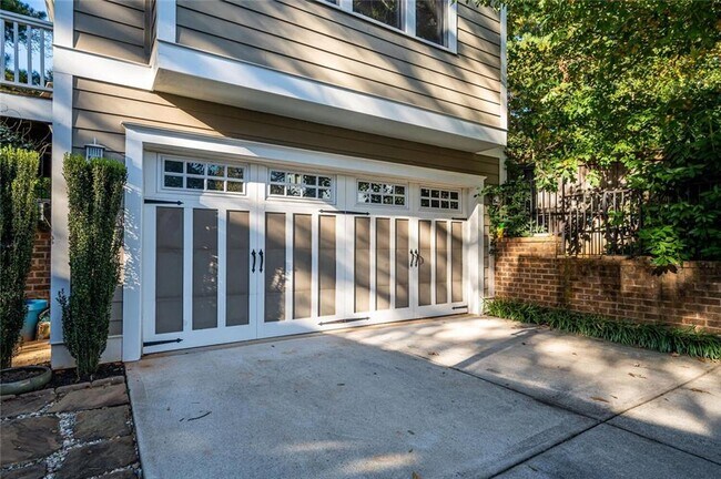 Building Photo - 123 Ansley St