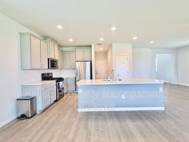Building Photo - 10400 Alemoor Dr