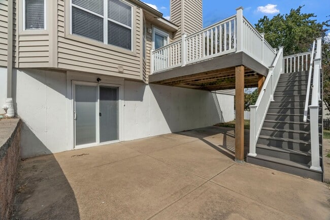 Building Photo - Beautiful 3B/2B Home in St. Charles