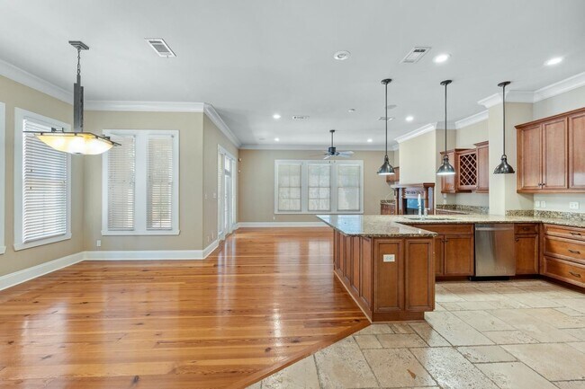 Building Photo - 1842 Ashley Hall Way