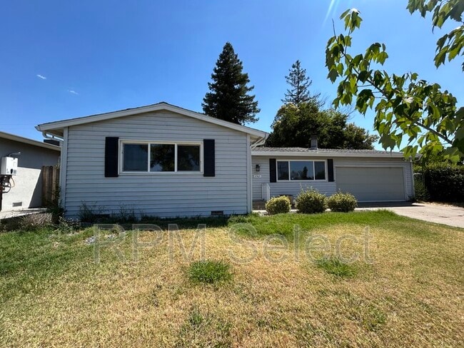 Building Photo - 2367 Pinturo Way
