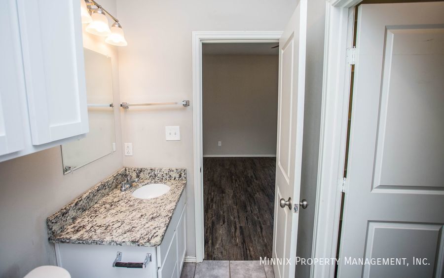 Building Photo - 1713 102nd St