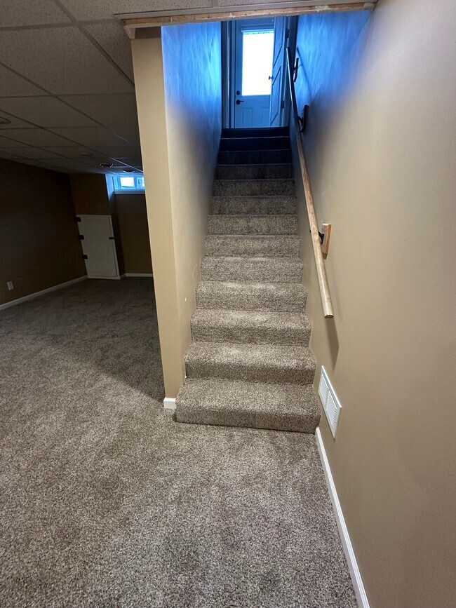 Building Photo - 831 25th Ave N