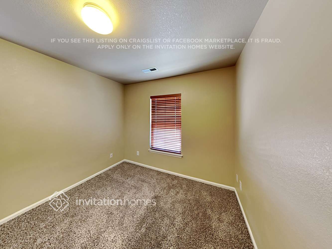 Building Photo - 838 Willow Dr