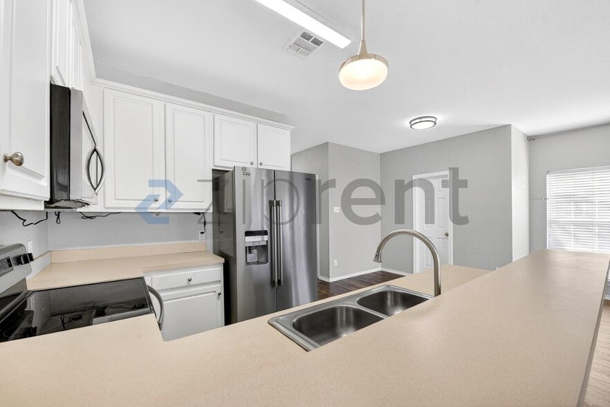 Building Photo - 8797 Holly St