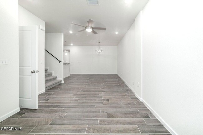 Building Photo - 1060 Hoppas St
