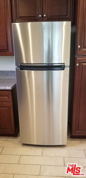 Building Photo - 5950 Carlton Way