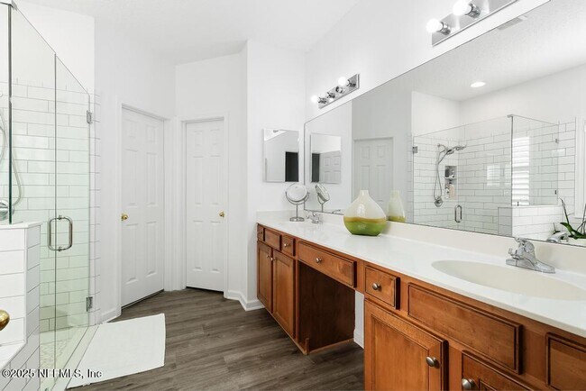 Building Photo - 3139 Ashgrove Rd