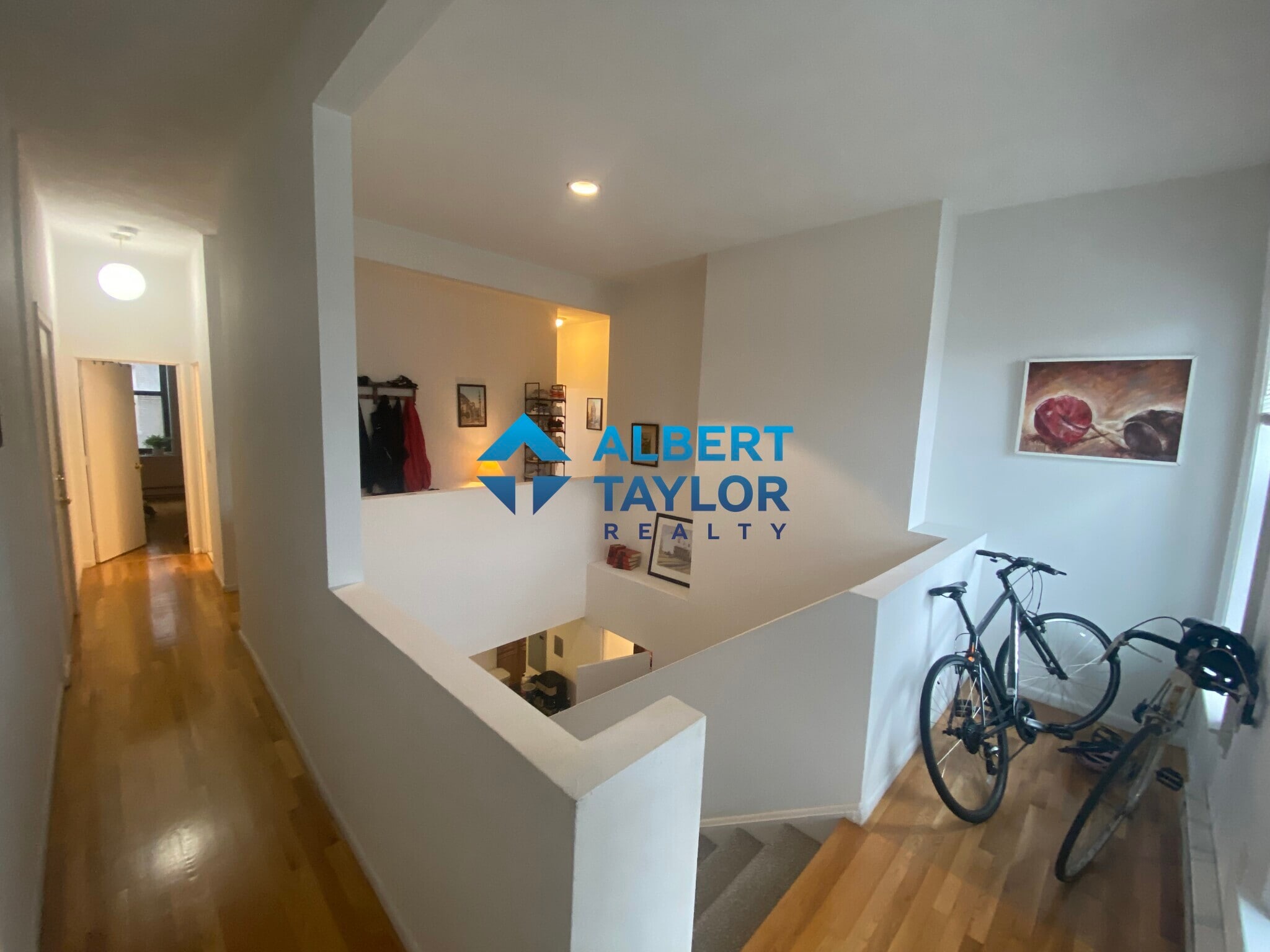 Building Photo - 24 Isabella St