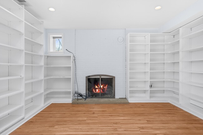 Building Photo - 1407 Leegate Rd NW