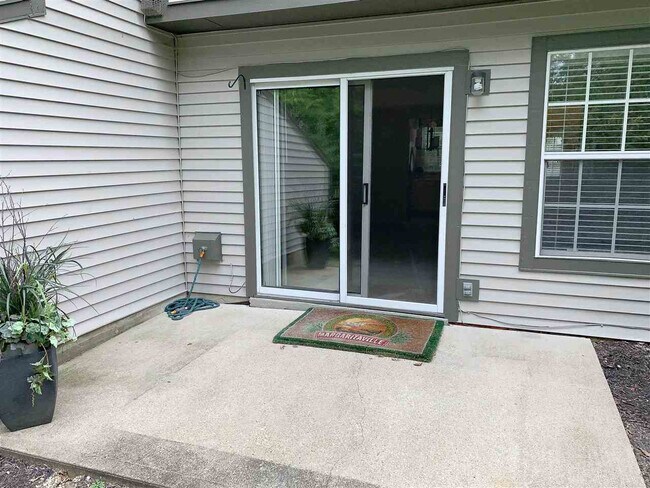 Building Photo - 7115 Sweetwater Dr