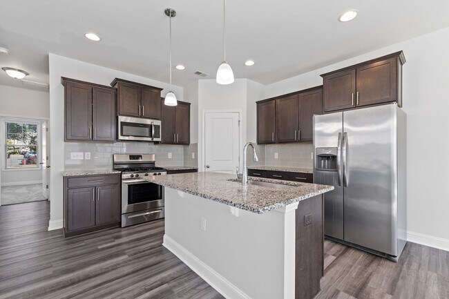 Building Photo - **Spacious 3/2.5 Townhome in Durham**