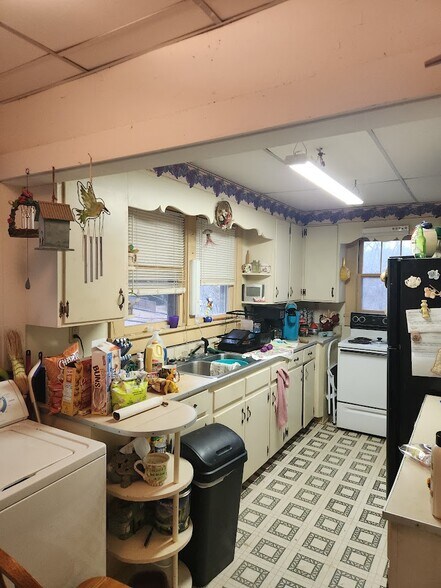 Building Photo - 223 High St