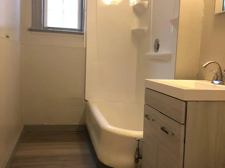 Building Photo - 367-379-379 Farmington Ave