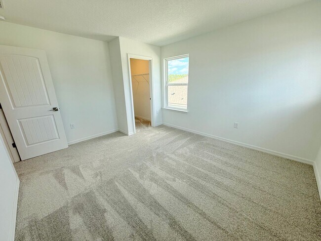 Building Photo - Sprawling 5BR/4.5BA Dream Home with 3-Car ...