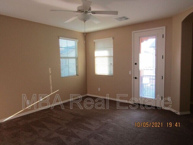 Building Photo - 863 S Annie Ln