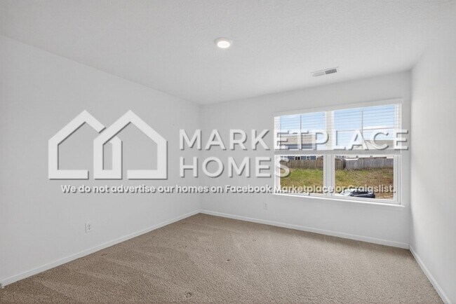 Building Photo - 1067 Evan Ct