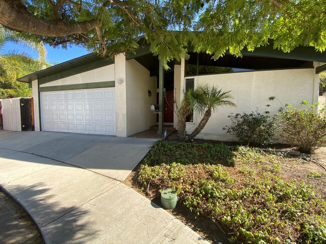 Building Photo - 4BD/2BA House w/ Covered Patio & Pool!