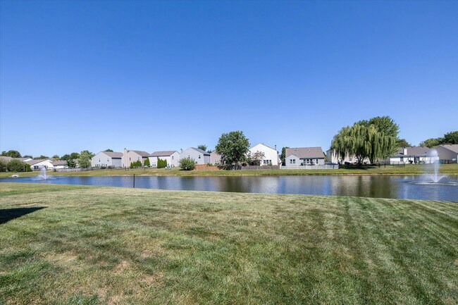 Building Photo - 898 Stonehurst Dr